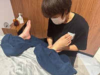 ヘッドマッサージ　フットマッサージマッサージ